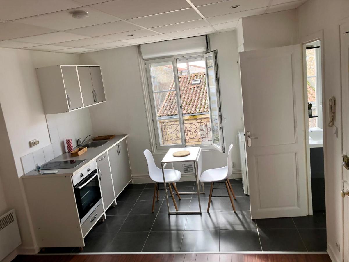 Le Printemps De Melusine Apartment Niort Luaran gambar